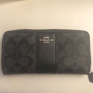 Coach Wallet.